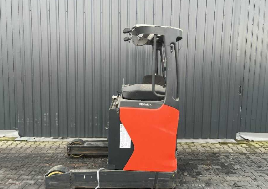 Linde R14HD-01 - Reach truck: picture 2 Linde R14HD-01 - Reach truck: picture 2
