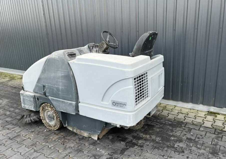 Nilfisk SR1601 - Industrial sweeper: picture 3 Nilfisk SR1601 - Industrial sweeper: picture 3