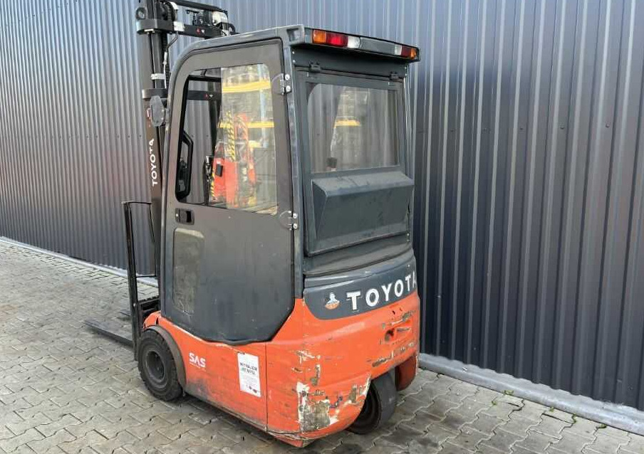 Toyota 7FBEST13 - Electric forklift: picture 3 Toyota 7FBEST13 - Electric forklift: picture 3