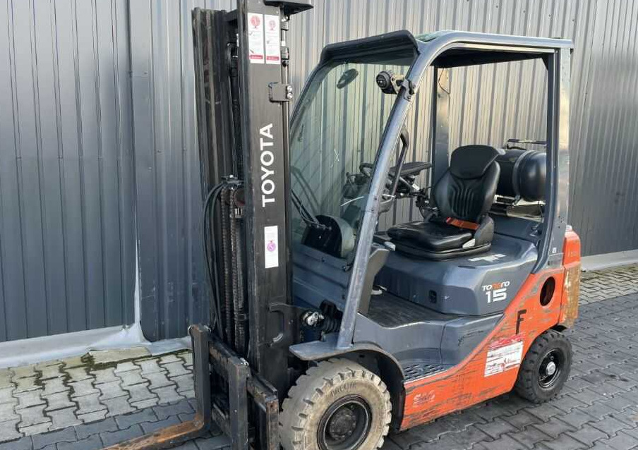 Toyota 8FGF15 - LPG forklift: picture 1 Toyota 8FGF15 - LPG forklift: picture 1