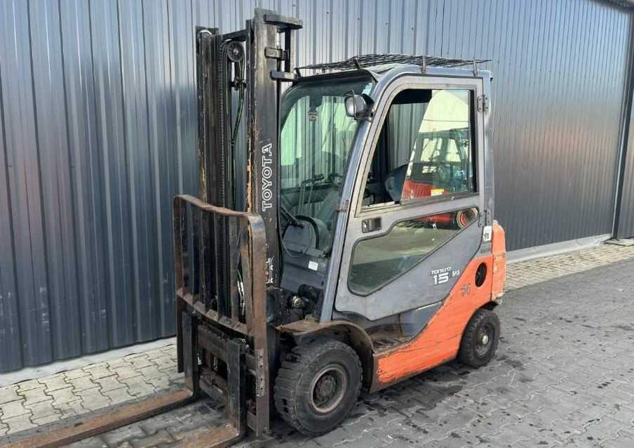 Toyota 8FGF15 - LPG forklift: picture 1 Toyota 8FGF15 - LPG forklift: picture 1