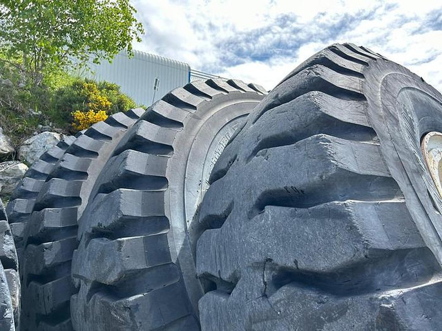 Bridgestone 30.00R51 - Wheels and tires: picture 5 Bridgestone 30.00R51 - Wheels and tires: picture 5