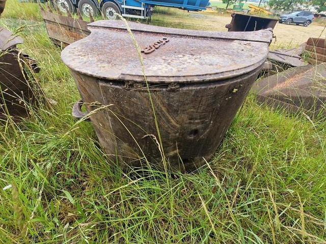 Esco Liebherr 912 - Bucket: picture 5 Esco Liebherr 912 - Bucket: picture 5