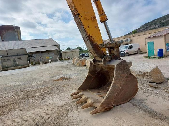 Liebherr SW77 - R954C - Bucket: picture 3 Liebherr SW77 - R954C - Bucket: picture 3