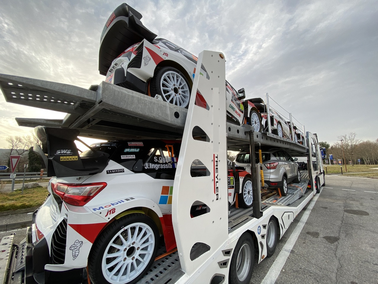 New Autotransporter semi-trailer Car Carrier: picture 9