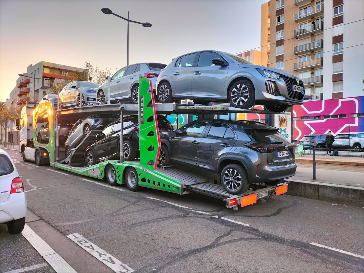 New Autotransporter semi-trailer Car Carrier: picture 6