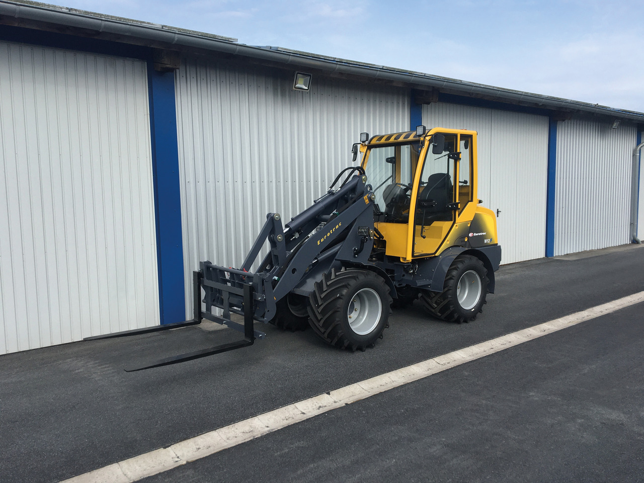 EUROTRAC W12 CMF - Compact loader: picture 1 EUROTRAC W12 CMF - Compact loader: picture 1