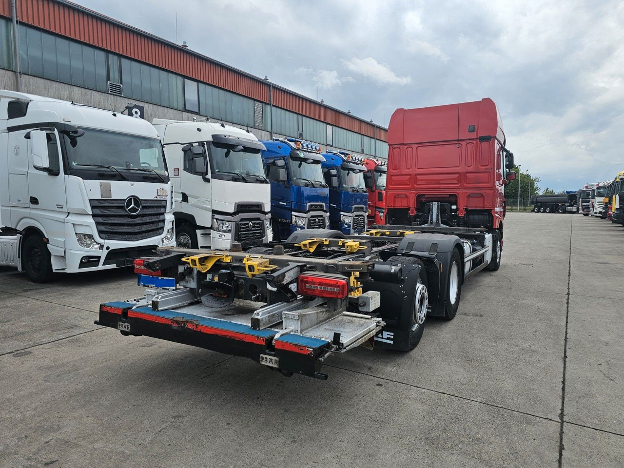 DAF XF 440 FAR * MUTLI * 2X TANK * RETARDER * STANDH - Container transporter/ Swap body truck: picture 5 DAF XF 440 FAR * MUTLI * 2X TANK * RETARDER * STANDH - Container transporter/ Swap body truck: picture 5