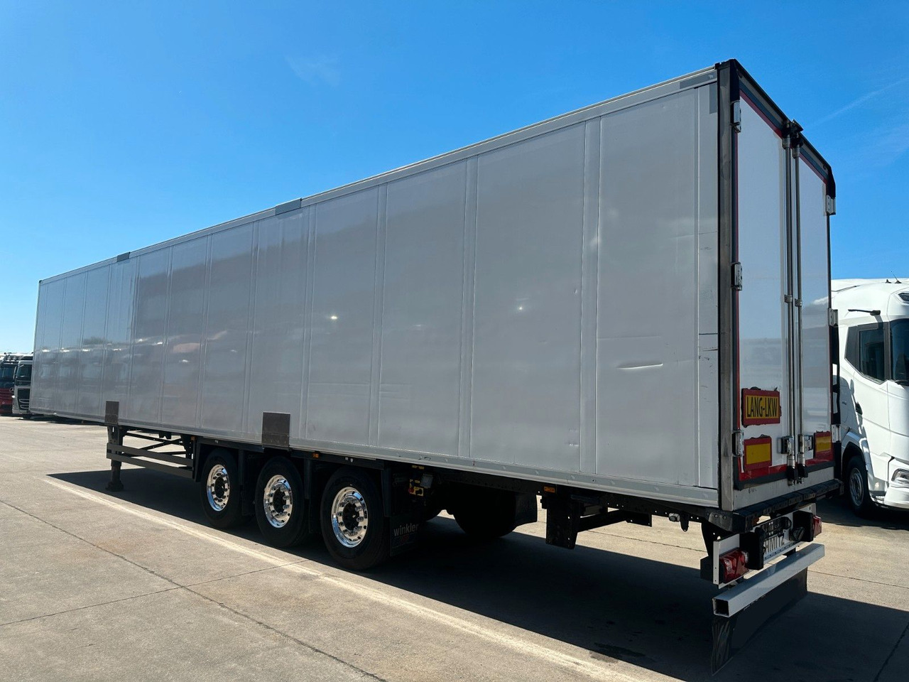 Schmitz Cargobull SCB*S3B * LANGAUFLIEGER *BLUMENBREITE * ALCOA * - Closed box semi-trailer: picture 3 Schmitz Cargobull SCB*S3B * LANGAUFLIEGER *BLUMENBREITE * ALCOA * - Closed box semi-trailer: picture 3
