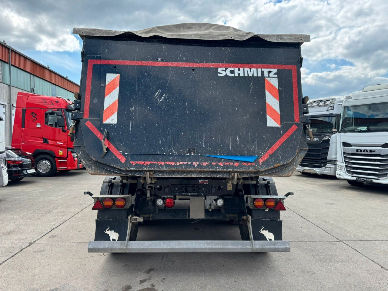 Schmitz Cargobull SCB S3T * THERMOMULDE * 24 KUBIK * 2x LIFT * - Tipper semi-trailer: picture 5 Schmitz Cargobull SCB S3T * THERMOMULDE * 24 KUBIK * 2x LIFT * - Tipper semi-trailer: picture 5