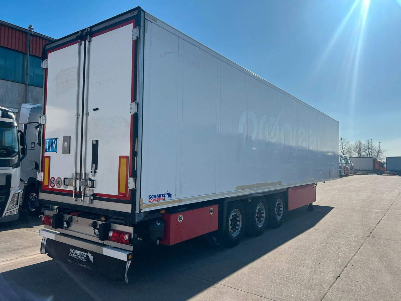 Schmitz Cargobull SKO 24/L * LIFT * CARRIER * DOPPELSTOCK * - Refrigerator semi-trailer: picture 4 Schmitz Cargobull SKO 24/L * LIFT * CARRIER * DOPPELSTOCK * - Refrigerator semi-trailer: picture 4