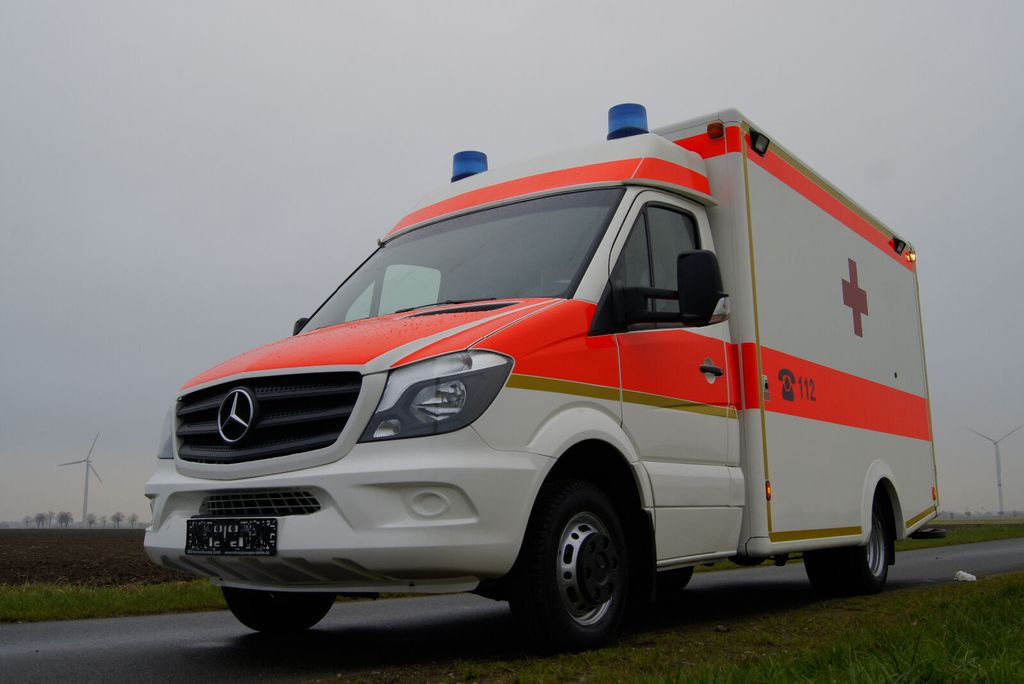 Mercedes-Benz Sprinter 516 // inkl. 1 Jahr Garantie Mercedes-Benz Sprinter 516 // inkl. 1 Jahr Garantie - Ambulance: picture 3 Mercedes-Benz Sprinter 516 // inkl. 1 Jahr Garantie Mercedes-Benz Sprinter 516 // inkl. 1 Jahr Garantie - Ambulance: picture 3