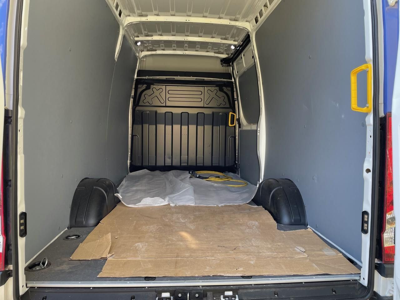 Iveco 35S14 E (eDaily) Klima AHK ZV - Panel van, Electric van: picture 5 Iveco 35S14 E (eDaily) Klima AHK ZV - Panel van, Electric van: picture 5