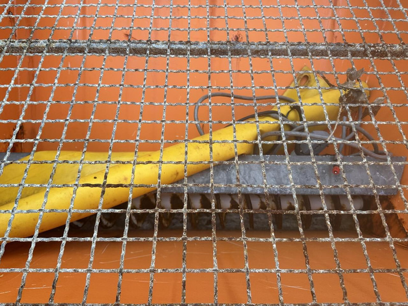 Onbekend - Sand/ Salt spreader: picture 5 Onbekend - Sand/ Salt spreader: picture 5