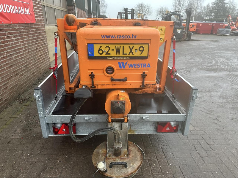 Onbekend - Sand/ Salt spreader: picture 4 Onbekend - Sand/ Salt spreader: picture 4