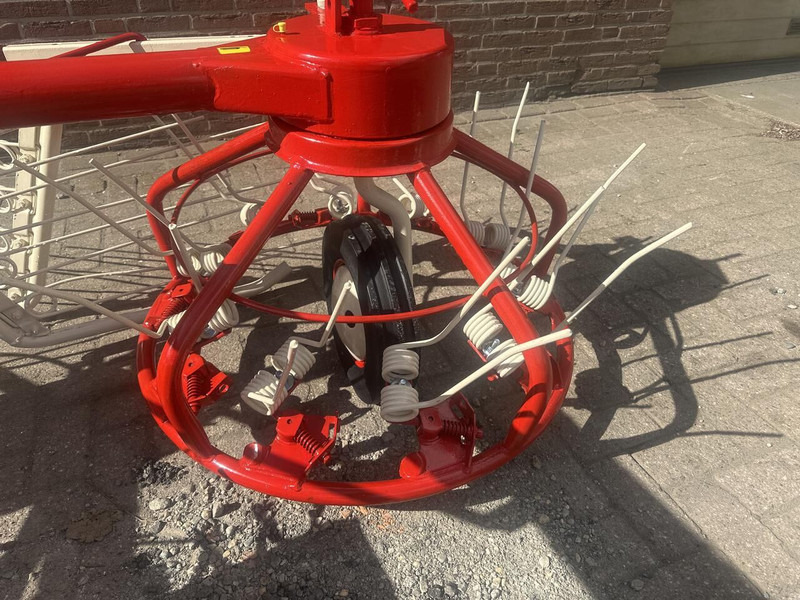 Strela hooischudder - Gebruikt - Tedder/ Rake: picture 4 Strela hooischudder - Gebruikt - Tedder/ Rake: picture 4