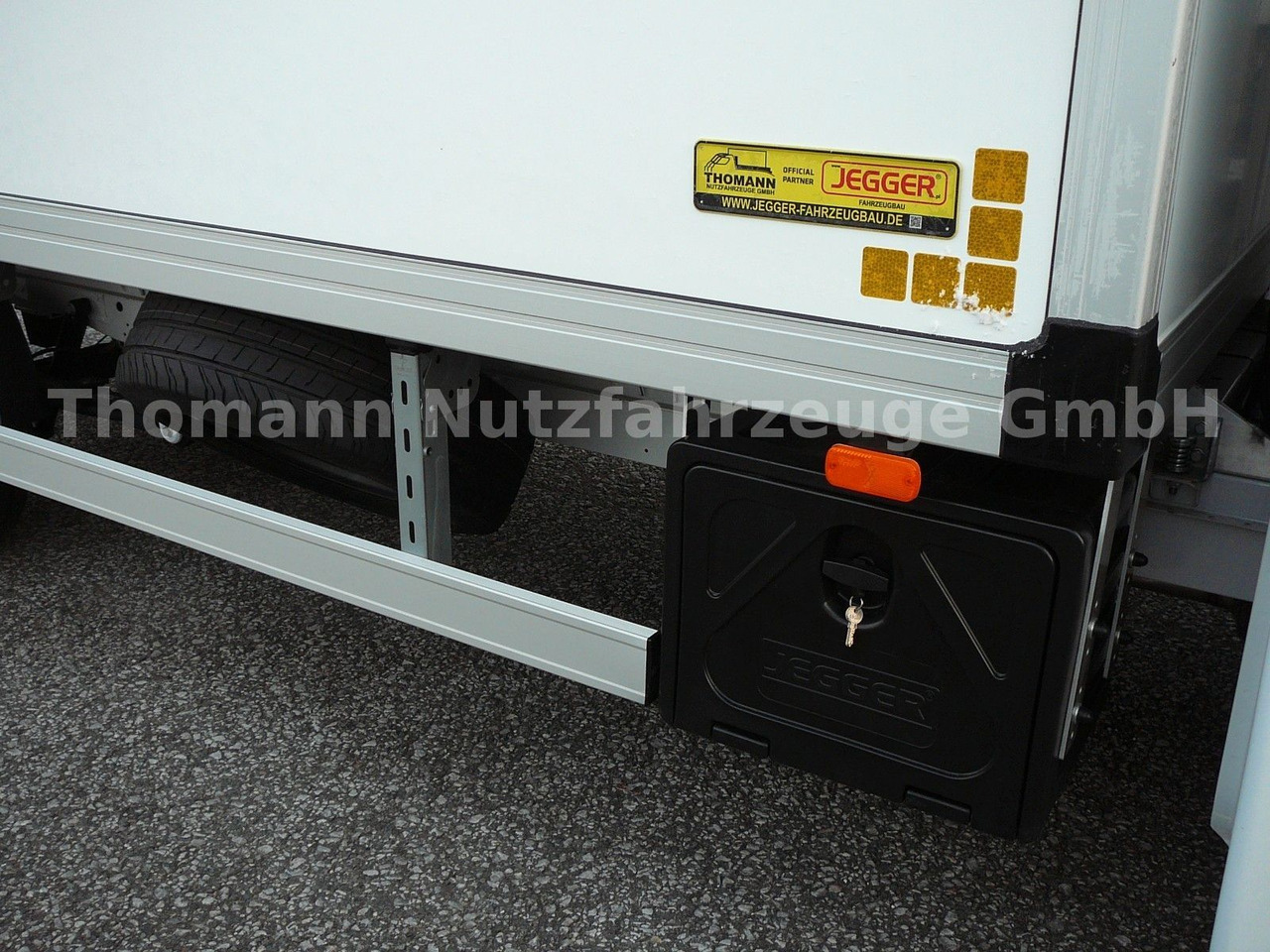 Mercedes-Benz Sprinter 317 CDI Kühlkoffer Xarios 300 LBW - Refrigerated van: picture 4 Mercedes-Benz Sprinter 317 CDI Kühlkoffer Xarios 300 LBW - Refrigerated van: picture 4