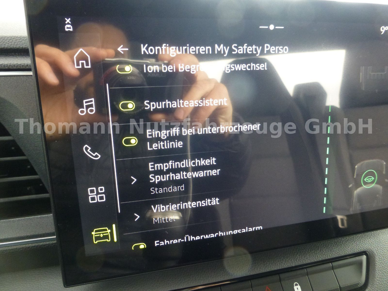 New Tow truck Renault NEW Master 2025 Autotransporter NAVI Luft Fed.: picture 19