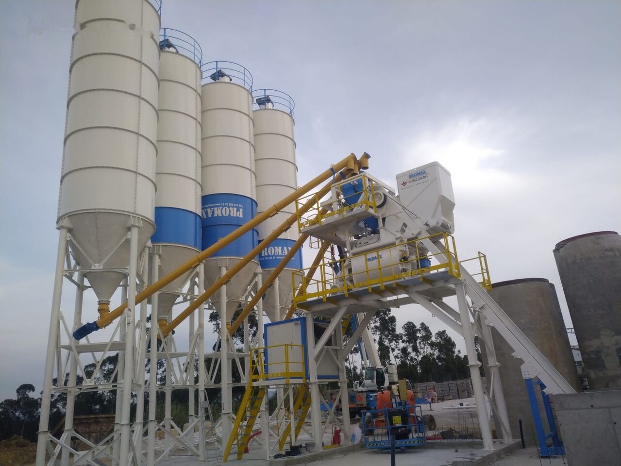Promax Compact Skip Concrete Batching Plant CS100-TWN-LINE (100m3/h) - Cement silo: picture 1 Promax Compact Skip Concrete Batching Plant CS100-TWN-LINE (100m3/h) - Cement silo: picture 1
