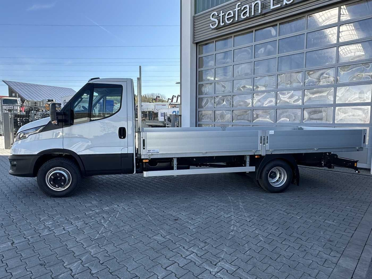Iveco 60C16H 3.0L *R4.350mm*AHK*3-Sitze*Klima* - Flatbed van: picture 2 Iveco 60C16H 3.0L *R4.350mm*AHK*3-Sitze*Klima* - Flatbed van: picture 2