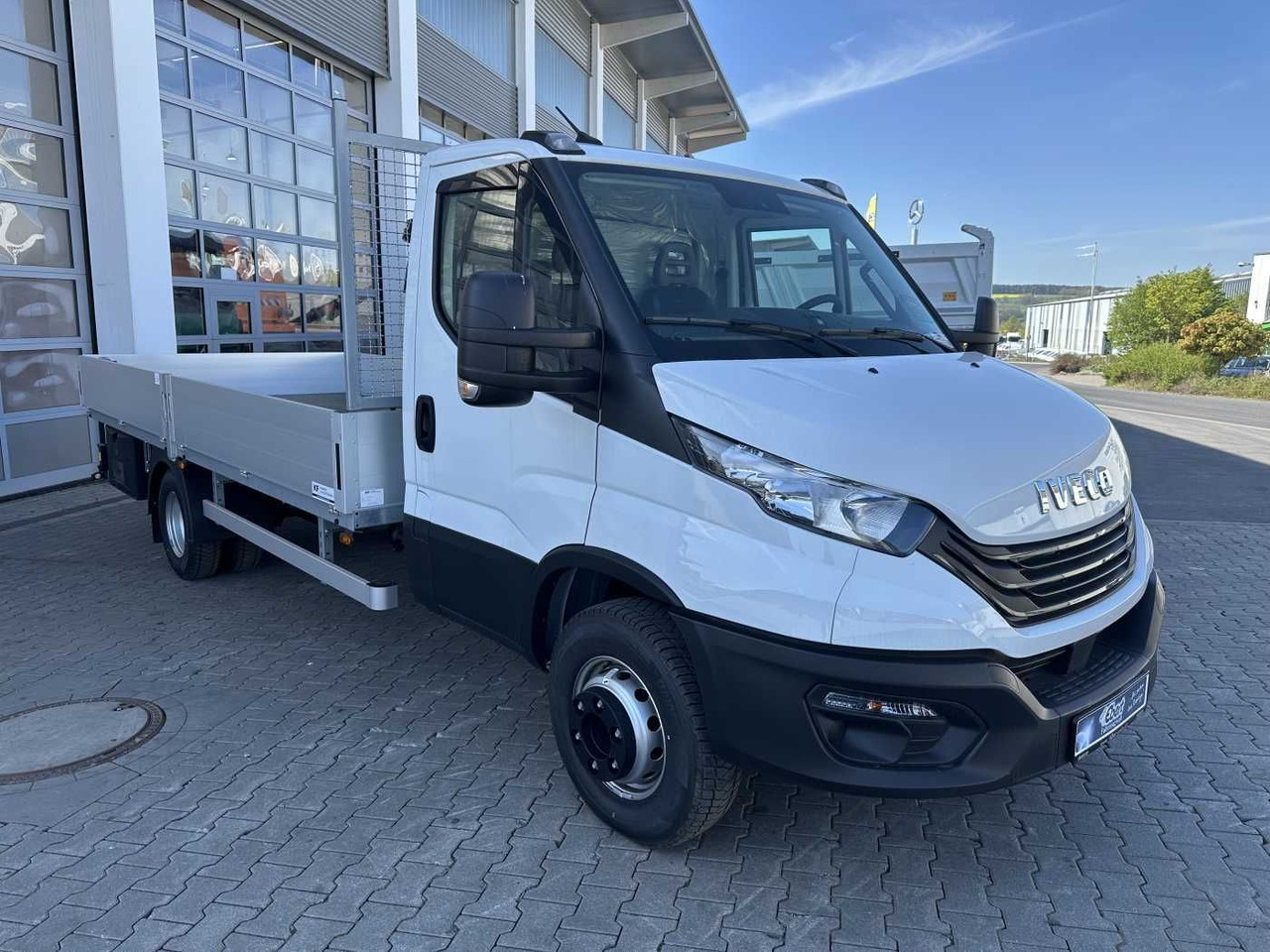 Iveco 60C16H 3.0L *R4.350mm*AHK*3-Sitze*Klima* - Flatbed van: picture 5 Iveco 60C16H 3.0L *R4.350mm*AHK*3-Sitze*Klima* - Flatbed van: picture 5