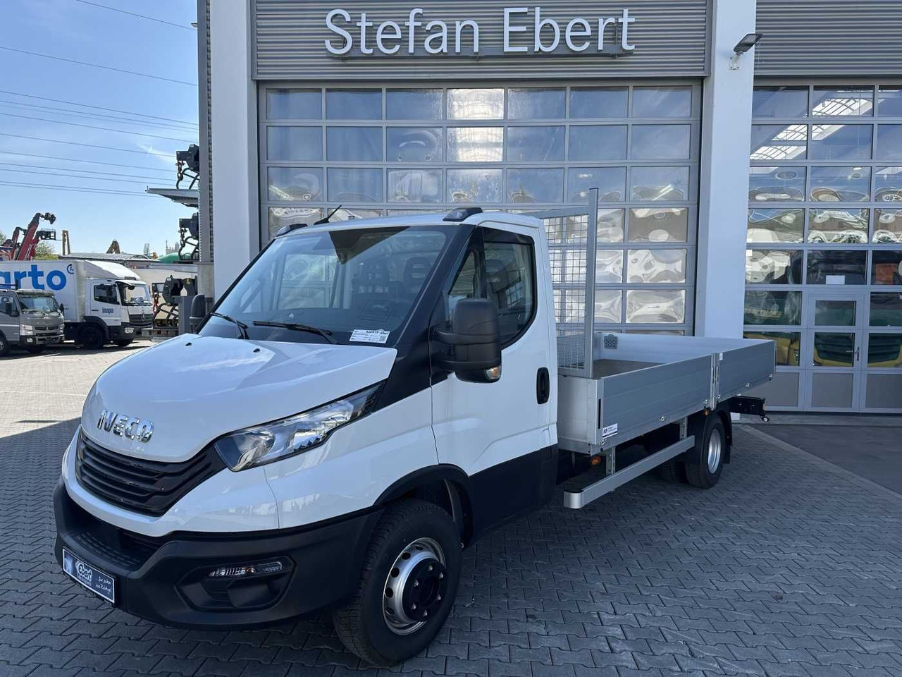 Iveco 60C16H 3.0L *R4.350mm*AHK*3-Sitze*Klima* - Flatbed van: picture 1 Iveco 60C16H 3.0L *R4.350mm*AHK*3-Sitze*Klima* - Flatbed van: picture 1