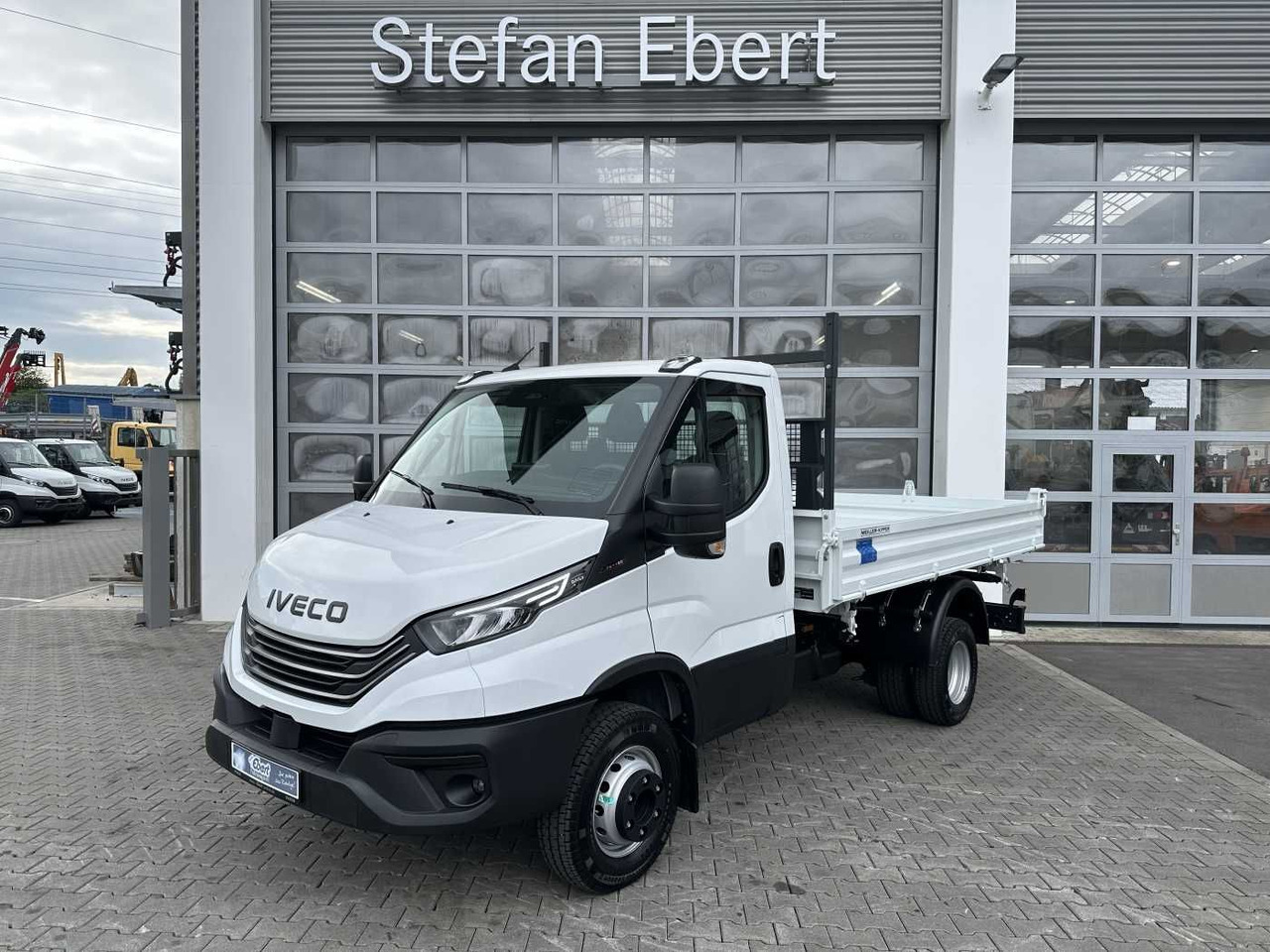 Iveco 70C18H 3-S.-Kipper Meiller *R3.450mm*2xAHK* - Tipper van: picture 1 Iveco 70C18H 3-S.-Kipper Meiller *R3.450mm*2xAHK* - Tipper van: picture 1