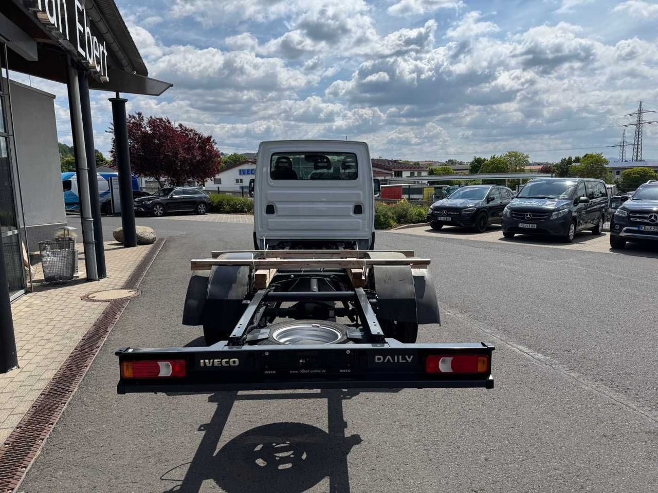 Iveco Daily 50C18 HA8 3.0L *R4.350mm*Klima*Automatik* - Cab chassis truck: picture 5 Iveco Daily 50C18 HA8 3.0L *R4.350mm*Klima*Automatik* - Cab chassis truck: picture 5