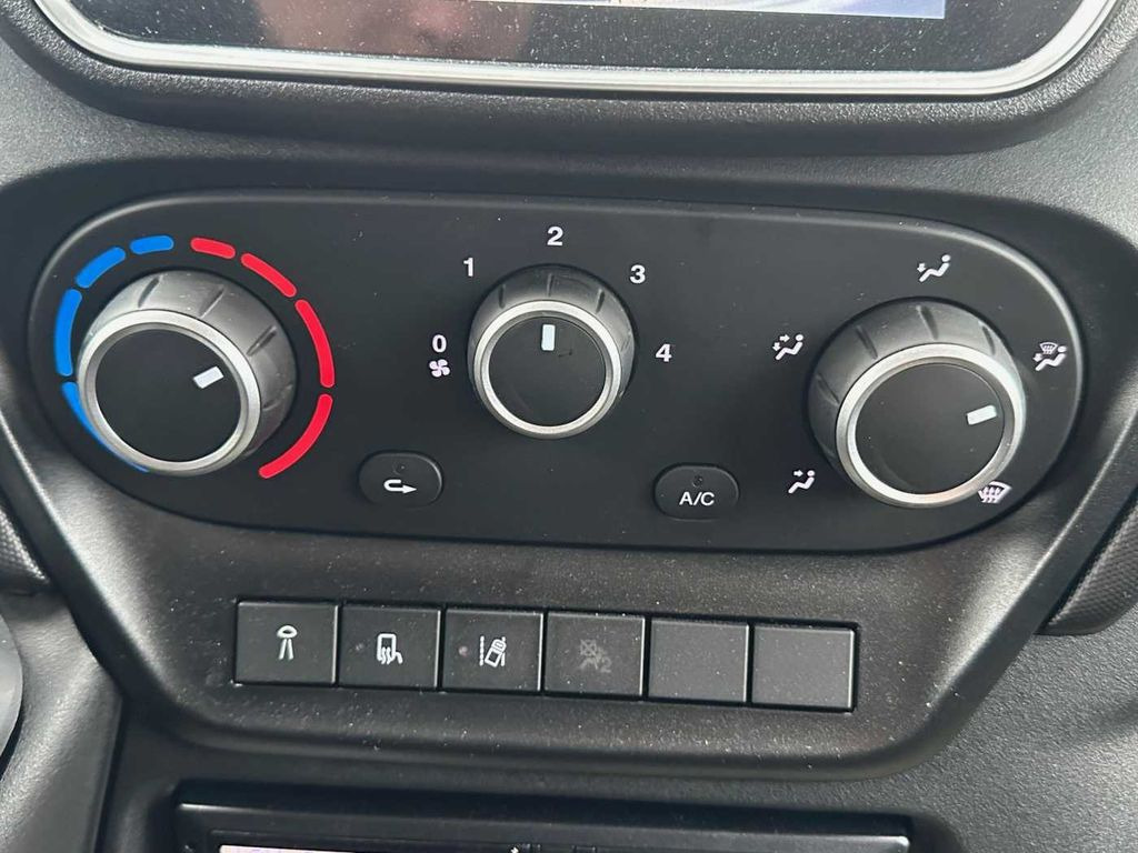 New Curtain side van, Combi van Iveco Daily 50C18H A8 DoKa *AHK*Automatik*7-Sitze*: picture 15