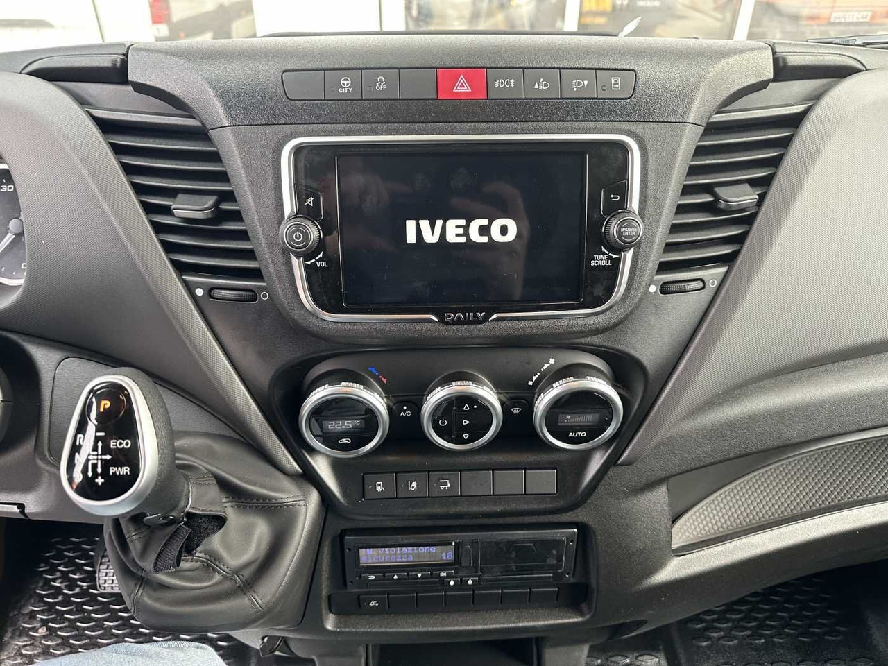 New Box van Iveco Daily 70C18 HA8 *LBW*Schwenkwandkoffer*: picture 15