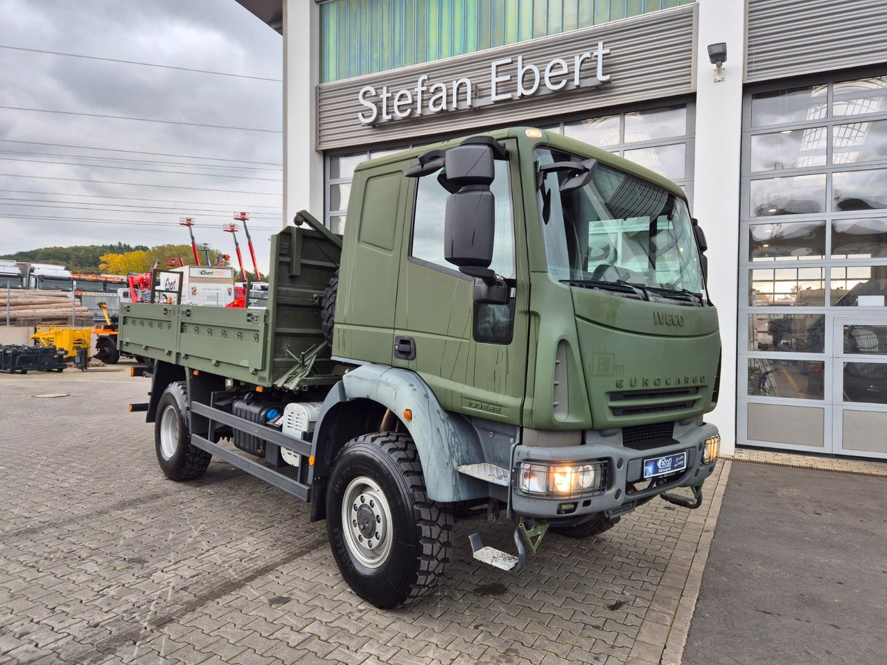 Iveco Eurocargo ML100E22WM-BW 4x4 Pritsche L-Haus Bett - Dropside/ Flatbed truck: picture 2 Iveco Eurocargo ML100E22WM-BW 4x4 Pritsche L-Haus Bett - Dropside/ Flatbed truck: picture 2
