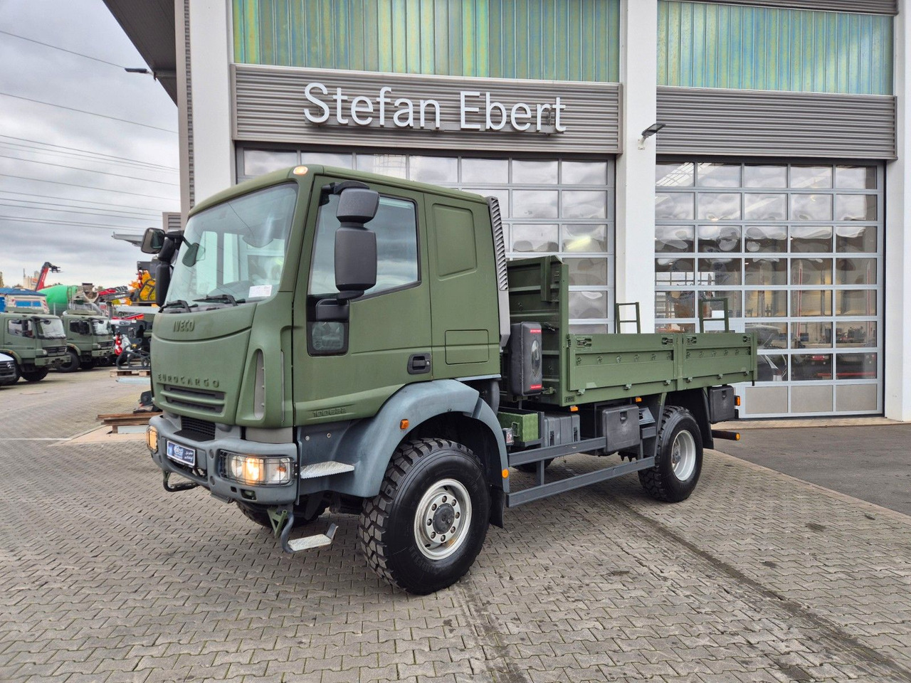 Dropside/ Flatbed truck Iveco Eurocargo ML100E22WM-BW 4x4 Pritsche L-Haus Bett: picture 20 Dropside/ Flatbed truck Iveco Eurocargo ML100E22WM-BW 4x4 Pritsche L-Haus Bett: picture 20