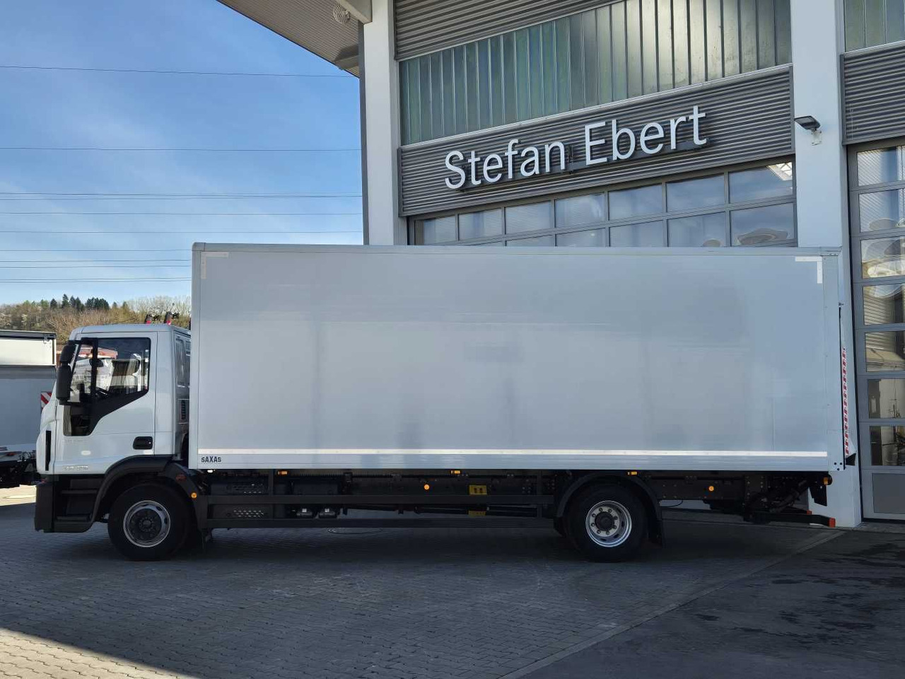 Iveco Eurocargo ML140E28/P 4x2 *LBW*AHK*Klima / 3x - Box truck: picture 3 Iveco Eurocargo ML140E28/P 4x2 *LBW*AHK*Klima / 3x - Box truck: picture 3