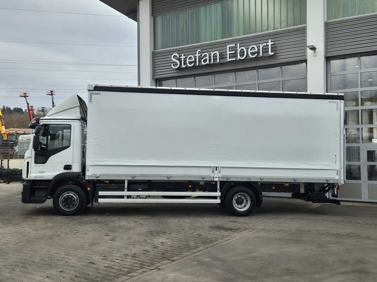 Iveco ML120E25/P 2x Schiebeplane AHK LBW Kamera - Curtainsider truck: picture 5 Iveco ML120E25/P 2x Schiebeplane AHK LBW Kamera - Curtainsider truck: picture 5