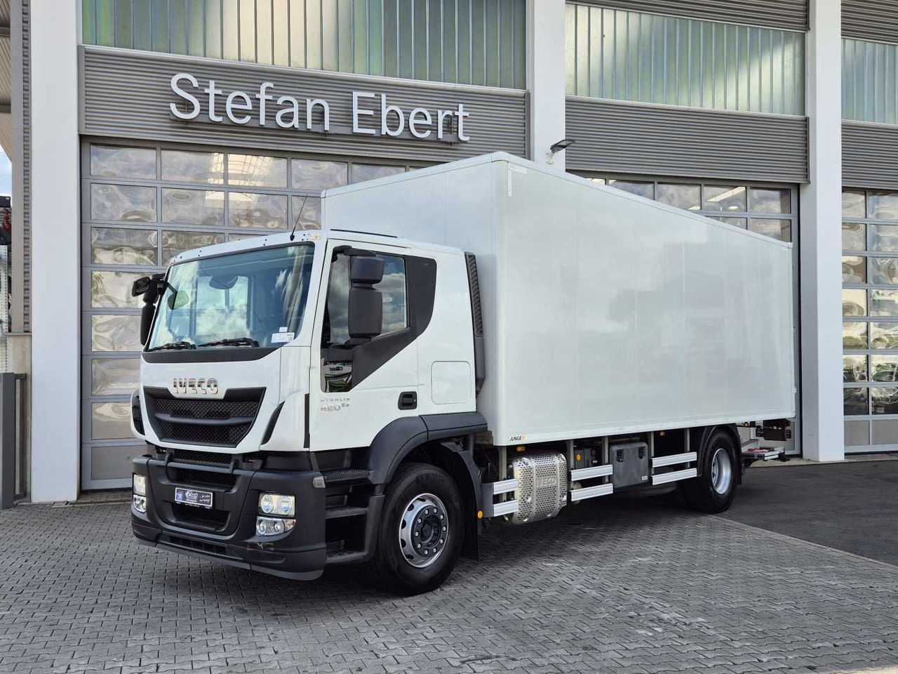 Box truck Iveco Stralis AT190S42/FP-D LBW Bär 1.500kg faltbar: picture 1