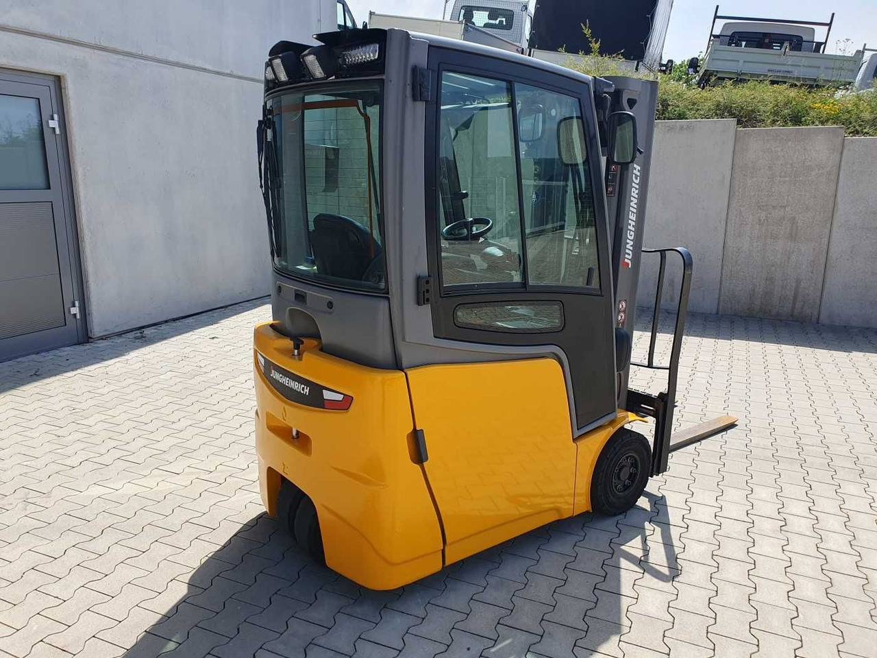 Jungheinrich EFG 215 / Triplex: 4.25m! / SS / 2.472h! / 2020 - Electric forklift: picture 3 Jungheinrich EFG 215 / Triplex: 4.25m! / SS / 2.472h! / 2020 - Electric forklift: picture 3