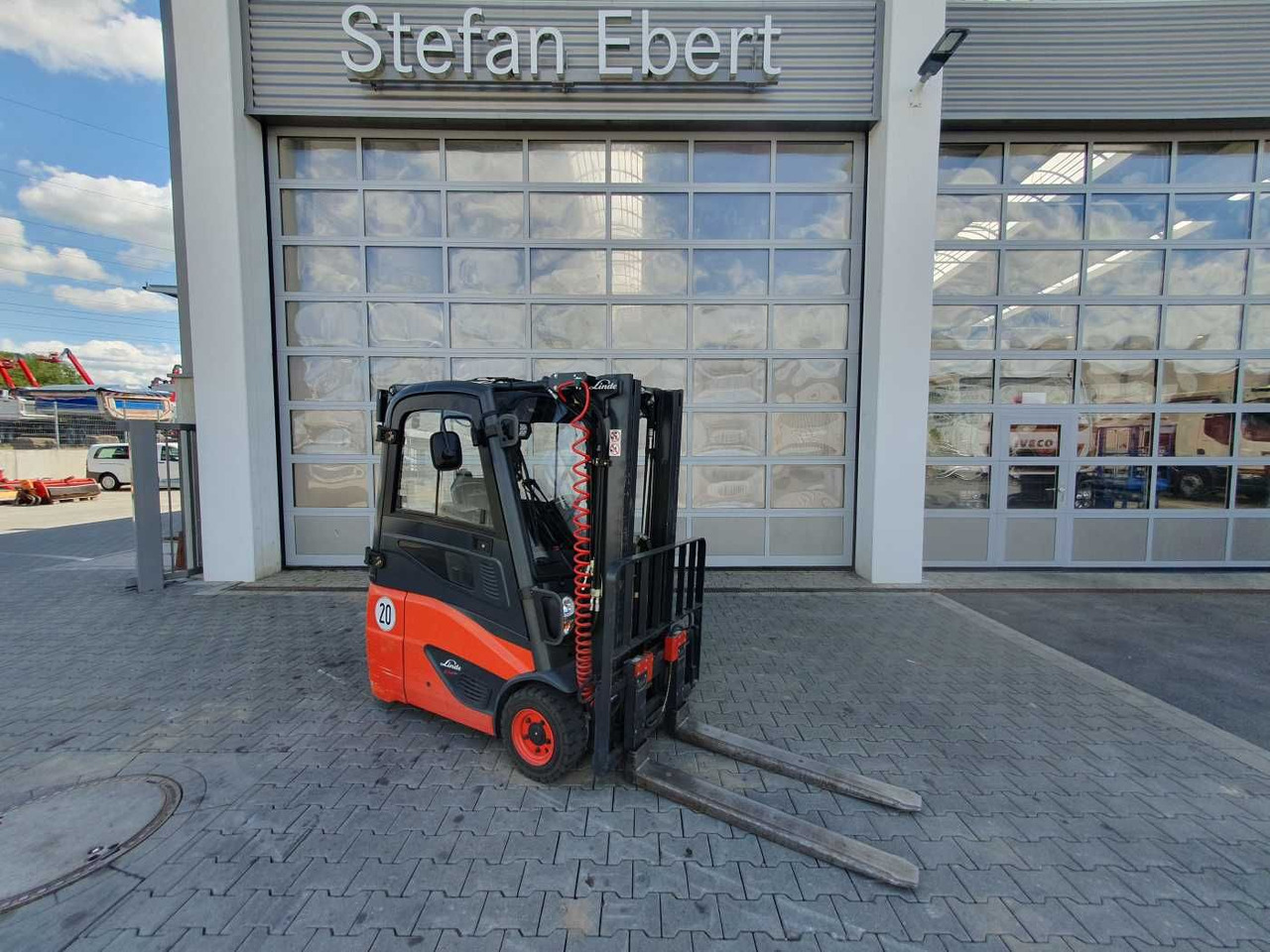 Linde E14 - 02 / Triplex: 4.00m! / SS / 855h! / 2021 - Electric forklift: picture 1 Linde E14 - 02 / Triplex: 4.00m! / SS / 855h! / 2021 - Electric forklift: picture 1
