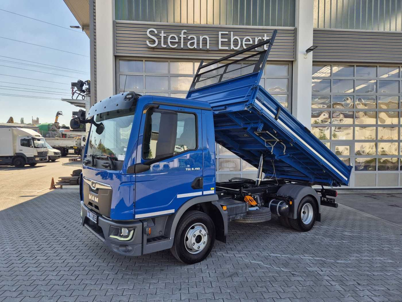 MAN TGL 8.190 4x2 BB Meiller 2x AHK Hydr. 3 Sitze - Tipper van: picture 1 MAN TGL 8.190 4x2 BB Meiller 2x AHK Hydr. 3 Sitze - Tipper van: picture 1