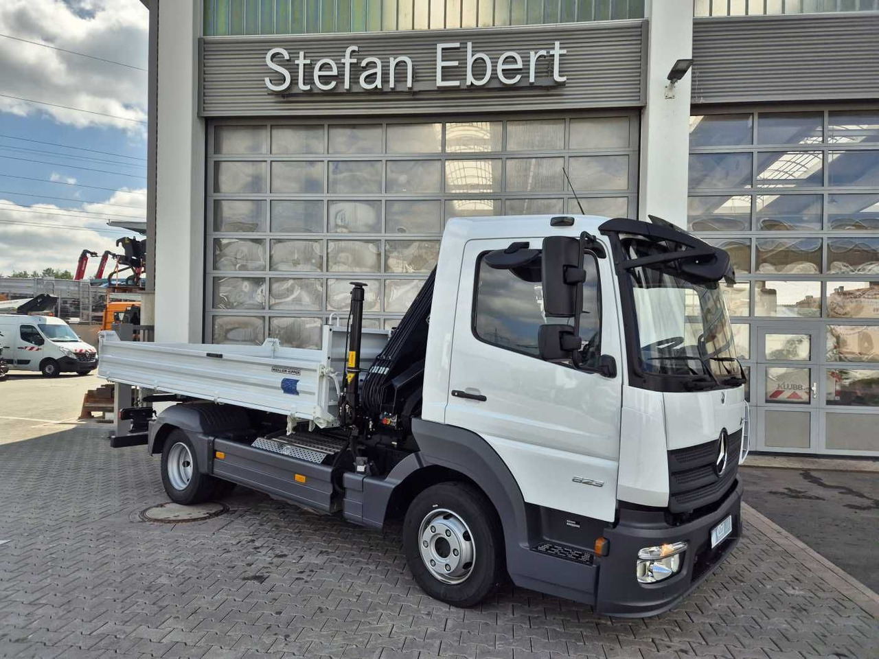 Mercedes-Benz Atego 823 KK Kipper+Kran+Funk+Greifersteuerung - Tipper van: picture 3 Mercedes-Benz Atego 823 KK Kipper+Kran+Funk+Greifersteuerung - Tipper van: picture 3