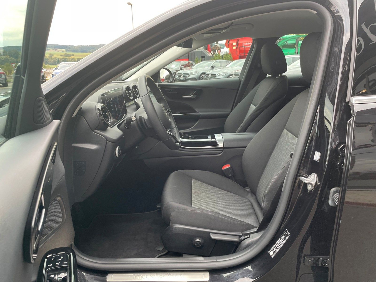 Sedan Mercedes-Benz C 200 d AVANTGARDE LED+AHK+R-Kamera+MBUX+: picture 11