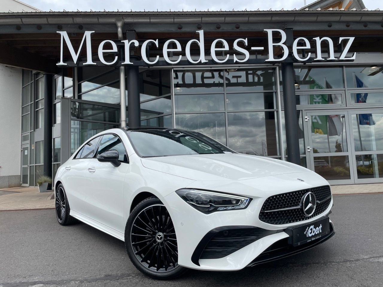Mercedes-Benz CLA 200 AMG Pano+R-Kamera+19" - Car: picture 1 Mercedes-Benz CLA 200 AMG Pano+R-Kamera+19" - Car: picture 1