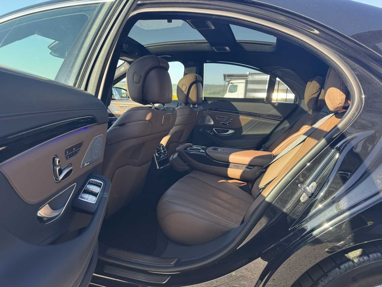Mercedes-Benz S 400d 4M AMG+Pano+Burm+Distr+Massage+ HUD - Car: picture 2 Mercedes-Benz S 400d 4M AMG+Pano+Burm+Distr+Massage+ HUD - Car: picture 2