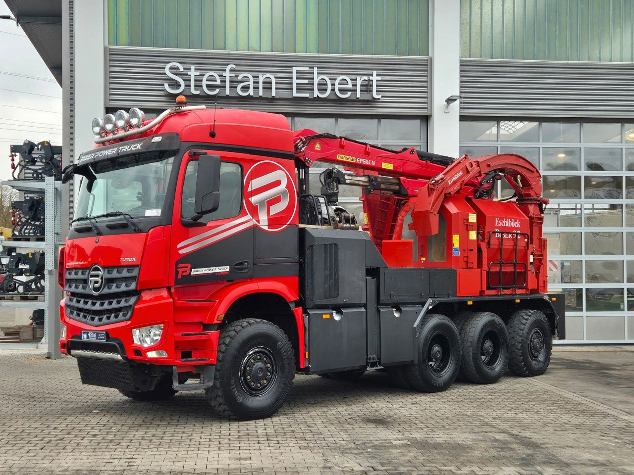 Mercedes-Benz TUROX 8x8 Eschlböck Biber 92 Holzhacker / 1.512h - Log truck, Crane truck: picture 1 Mercedes-Benz TUROX 8x8 Eschlböck Biber 92 Holzhacker / 1.512h - Log truck, Crane truck: picture 1