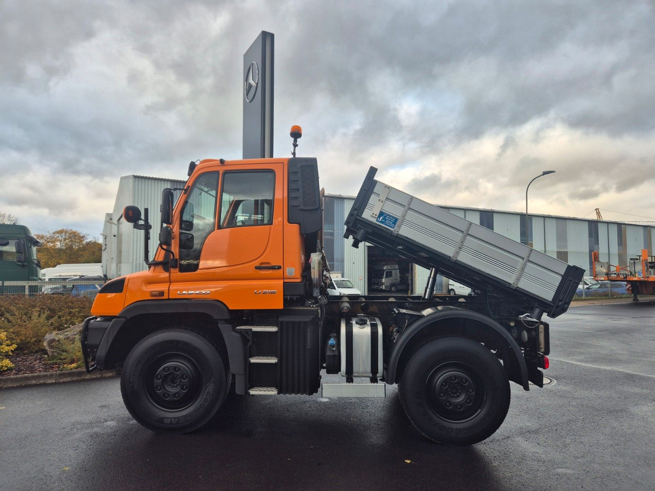 Mercedes-Benz U 218 4x4 Winterdienst, Hydrostat, Zapfwelle - Tipper: picture 2 Mercedes-Benz U 218 4x4 Winterdienst, Hydrostat, Zapfwelle - Tipper: picture 2