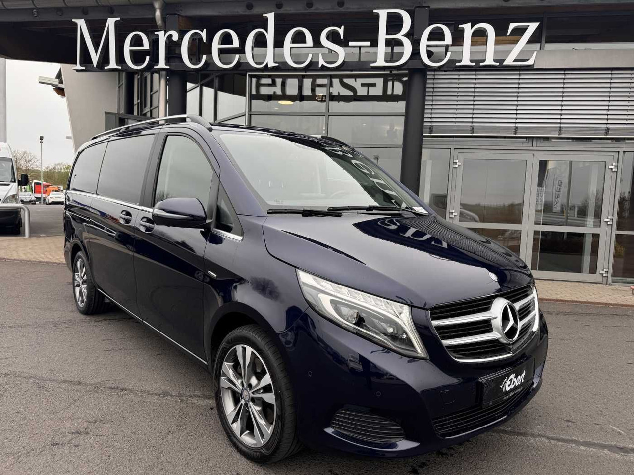 Mercedes-Benz V 250 d AVA ED 4MATIC Panorama Tisch 360 Sound - Car: picture 1 Mercedes-Benz V 250 d AVA ED 4MATIC Panorama Tisch 360 Sound - Car: picture 1