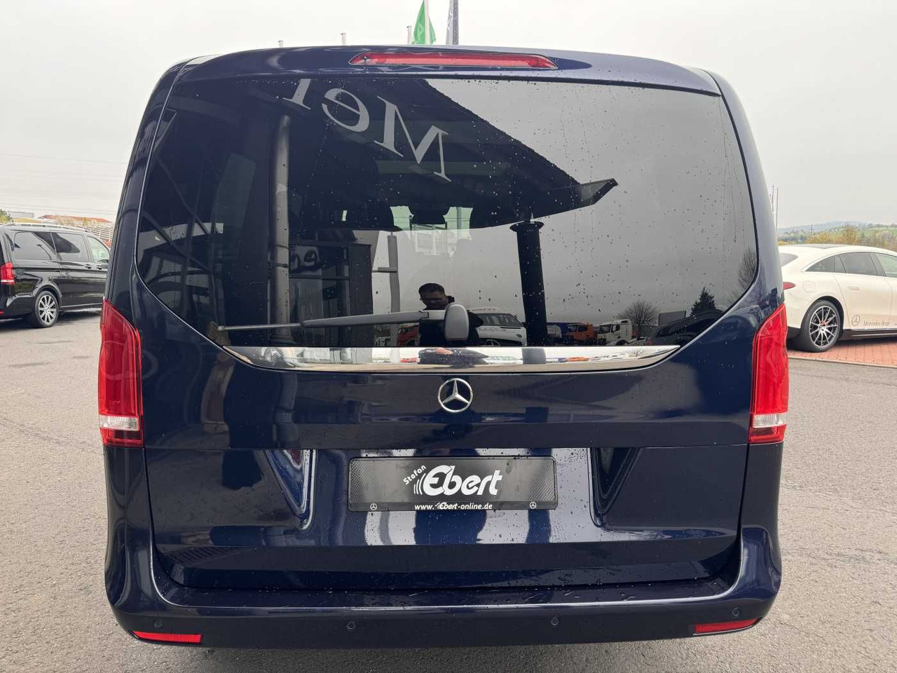Mercedes-Benz V 250 d AVA ED 4MATIC Panorama Tisch 360 Sound - Passenger van: picture 5 Mercedes-Benz V 250 d AVA ED 4MATIC Panorama Tisch 360 Sound - Passenger van: picture 5