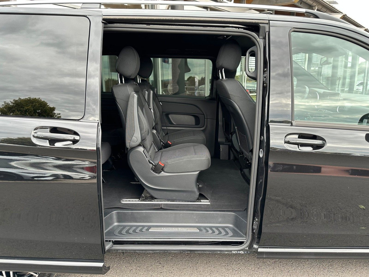 Passenger van Mercedes-Benz V 250 d EDITION AMG Kompakt ILS elektr Türen: picture 11