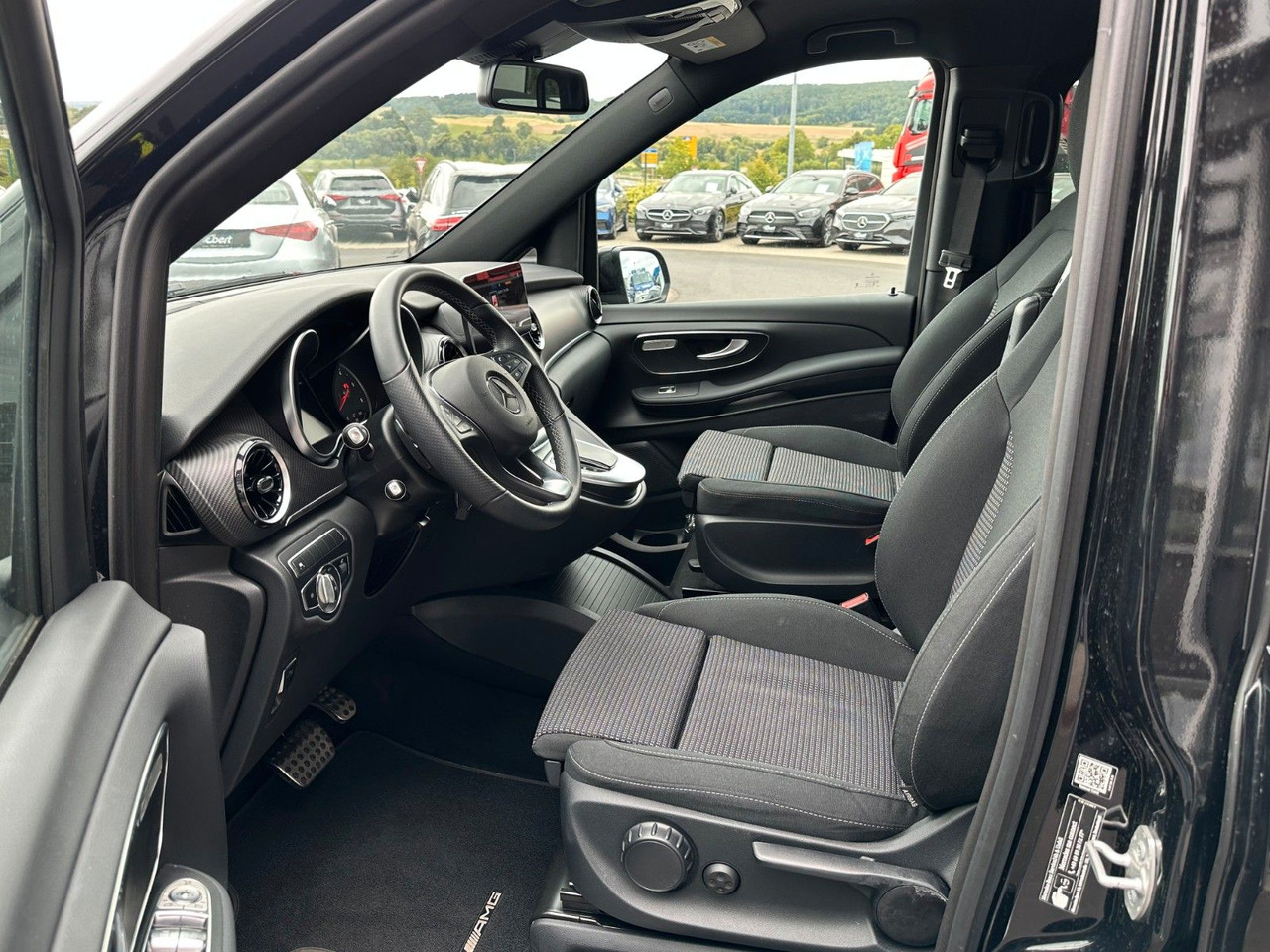 Passenger van Mercedes-Benz V 250 d EDITION AMG Kompakt ILS elektr Türen: picture 13