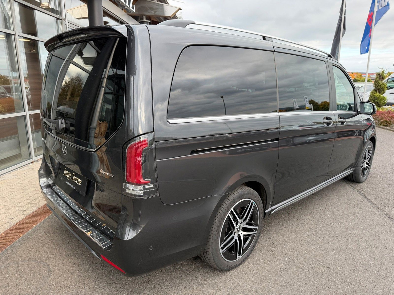 Mercedes-Benz V 300 d 4MATIC EXCLUSIVE AMG Panorama Standheiz - Station wagon: picture 4 Mercedes-Benz V 300 d 4MATIC EXCLUSIVE AMG Panorama Standheiz - Station wagon: picture 4