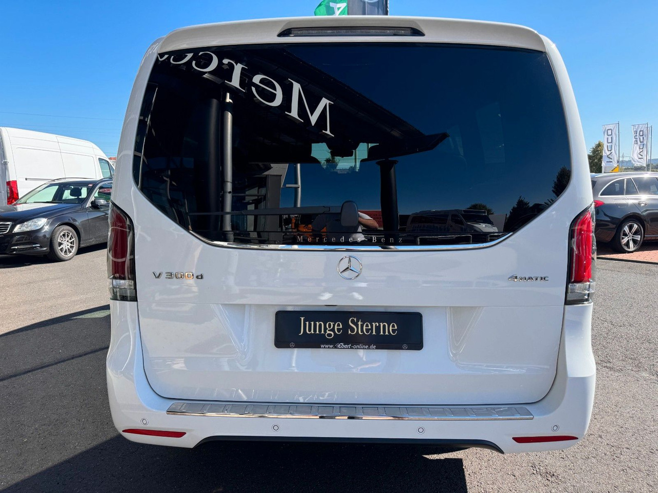 Mercedes-Benz V 300 d 4MATIC EXCLUSIVE AMG Tische AHK2,5to - Station wagon: picture 5 Mercedes-Benz V 300 d 4MATIC EXCLUSIVE AMG Tische AHK2,5to - Station wagon: picture 5